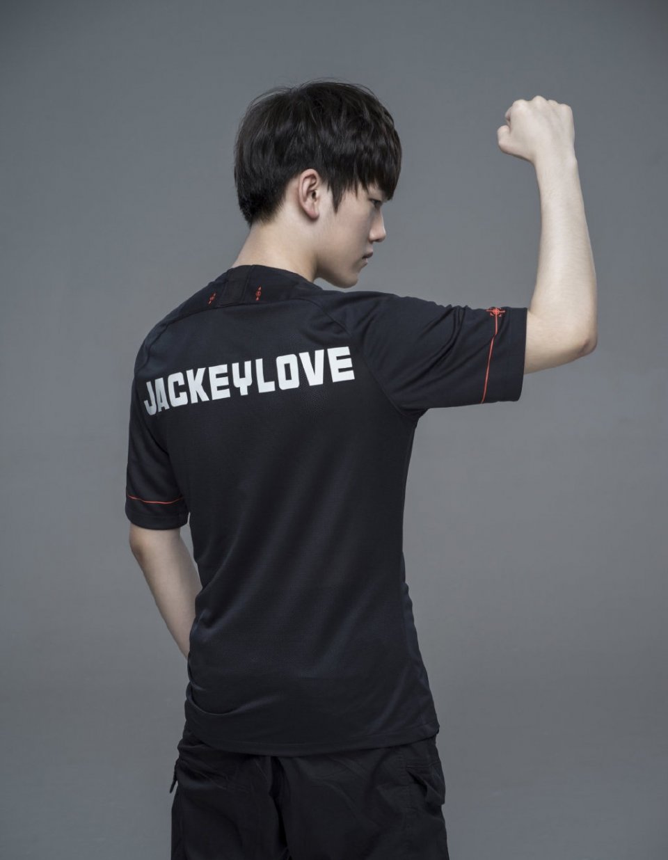  JackeyLove回归赛场，绝杀首场状态亮眼，巴黎圣日耳曼观众沸腾！